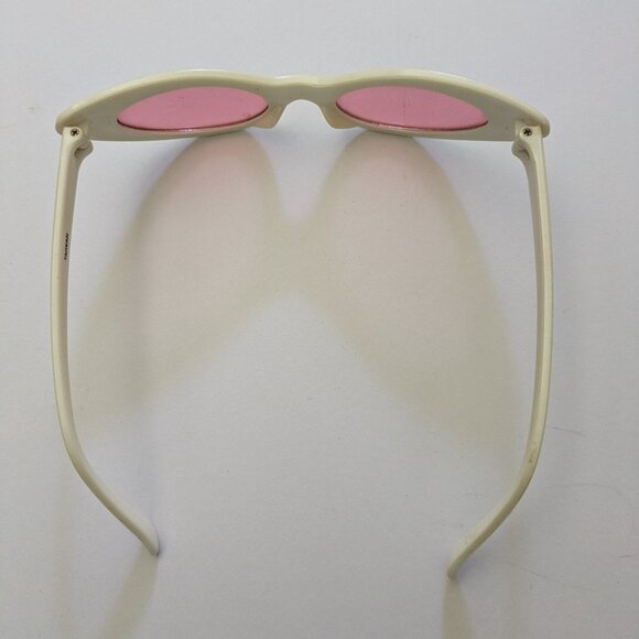 Quirky Vintage Cateye Sunglasses w Pink lenses Strawberries - Picture 3 of 9